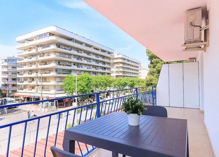 Centric Rentalmar 아파트